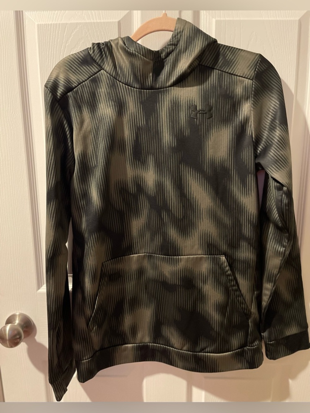 Under Armour YXL fleece Hoodie boys green black
